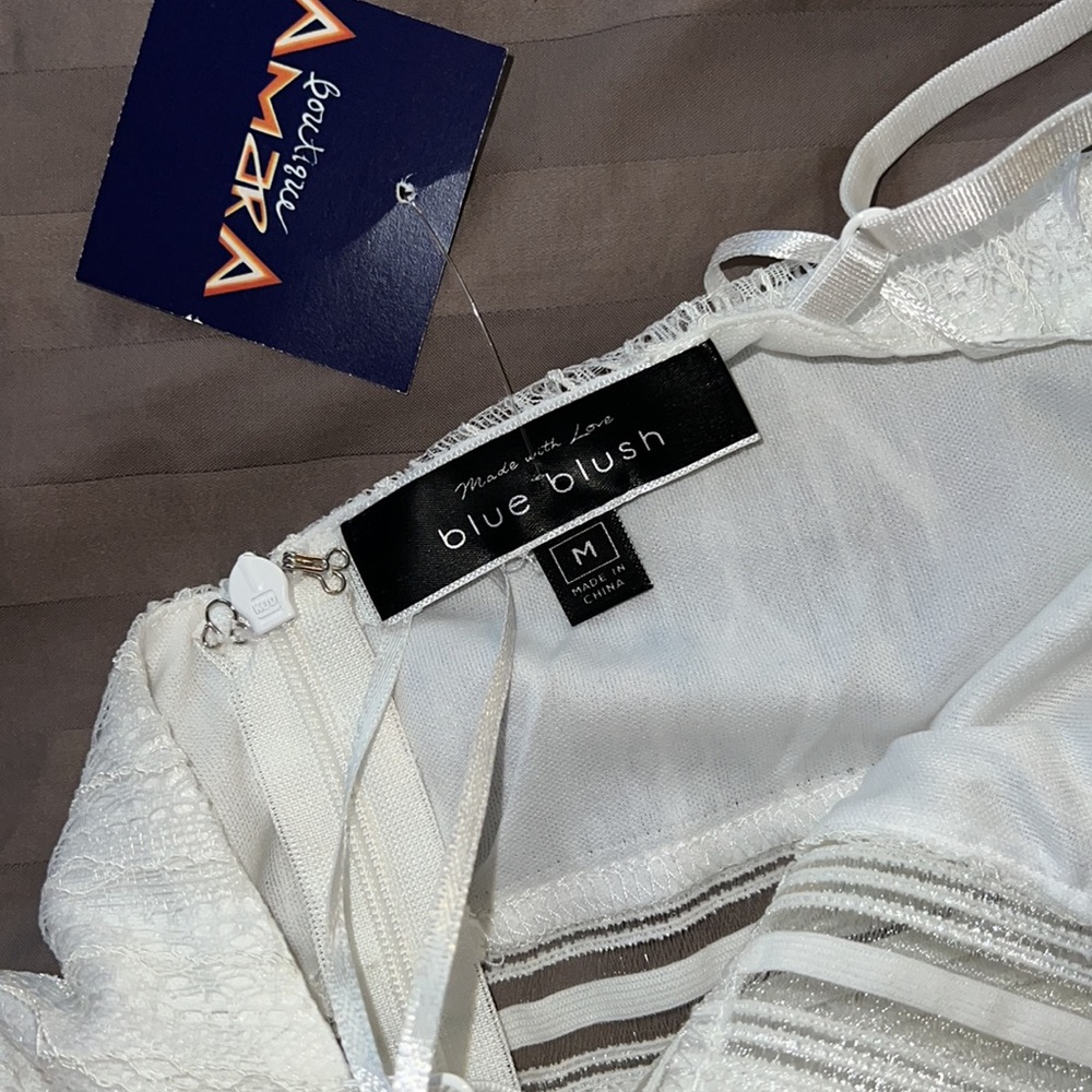 NWT Lace Zip Back Bodysuit